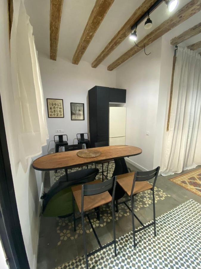 Spacious Modern Apartment In The Vibrant El Raval 바르셀로나 외부 사진