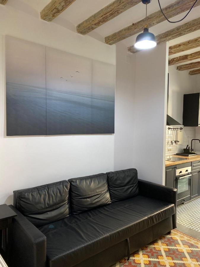 Spacious Modern Apartment In The Vibrant El Raval 바르셀로나 외부 사진