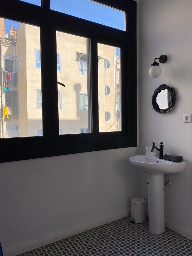 Spacious Modern Apartment In The Vibrant El Raval 바르셀로나 외부 사진