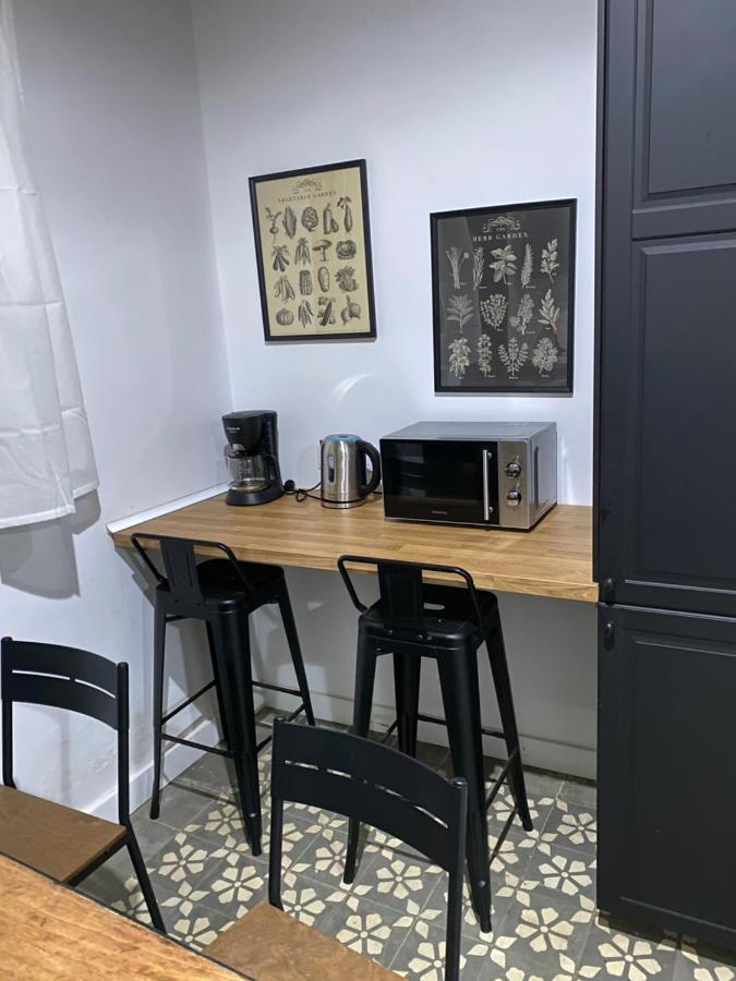 Spacious Modern Apartment In The Vibrant El Raval 바르셀로나 외부 사진